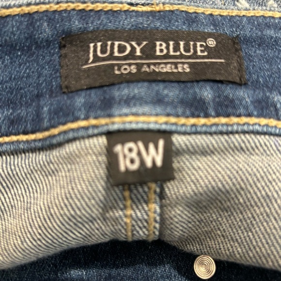 JUDY BLUE Sz 18W Jeans Distressed Raw Hem Straight Leg High Rise Mid-Wash NEW - Picture 15 of 16